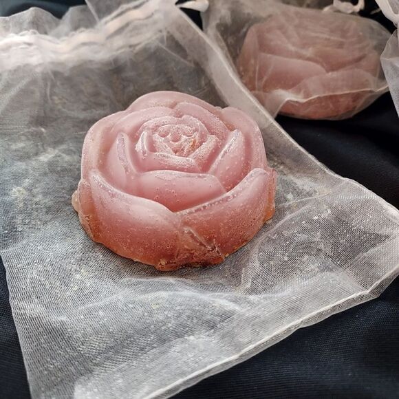 HANDMADE ROSE PETAL BAR SOAP - 4 - Picture 3 of 4